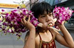 Gruesome piercing at bizarre Thai vegetarian festival - 13