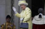 Queen Elizabeth celebrates 90th birthday in ceremony with pageantry - 28