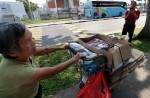 Elderly cardboard collectors in Singapore - 40