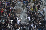 Hong Kong protesters complain of 'burning' substance sprayed by police - 59