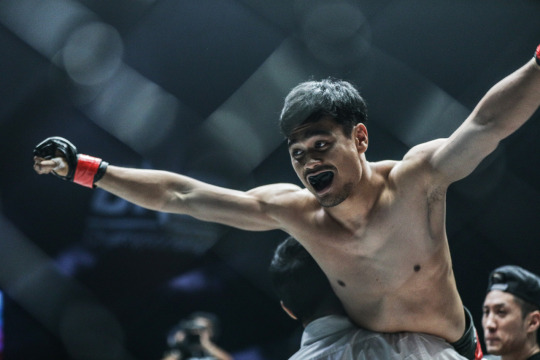 Niko Soe submits Muhamad Haidar in first round at ONE: DEFENDING HONOR