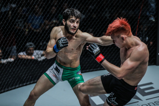 Ahmed Mujtaba Sweeps Judges’ Scorecards for Win over Benedict Ang