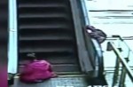 Video captures child's death plunge from mall escalator in China - 5