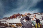 Tibetans' viral wedding photos contrasts city and country life - 11