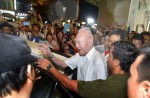 Lee Kuan Yew keeps tradition of planting a tree at Tanjong Pagar's annual Tree Planting Day - 17