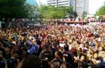 Crowds gather to catch glimpse of Joseph Schooling on victory parade - 15