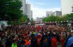 Crowds gather to catch glimpse of Joseph Schooling on victory parade - 19