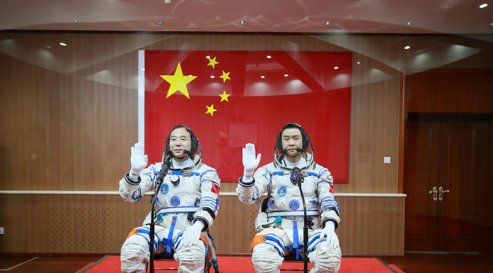 Chinese President Xi Jinping greets orbiting astronauts in milestone video call