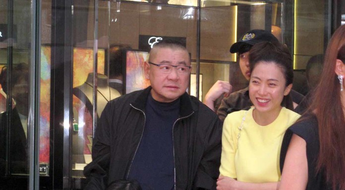 HK tycoon announces break-up with ex, says he's given her S$363 million