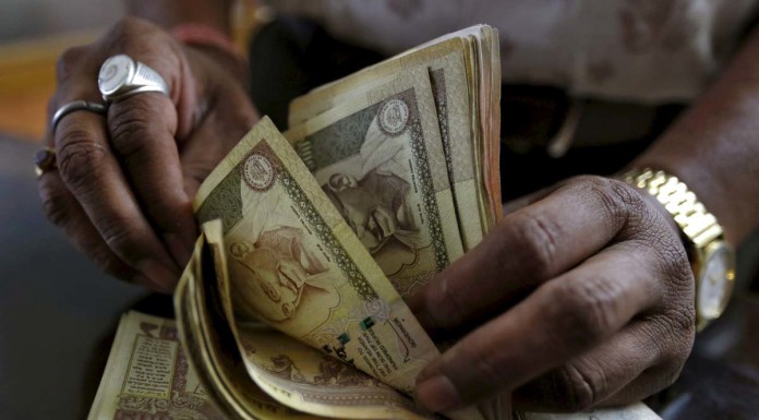 India to use indelible ink to ensure people change cash only once