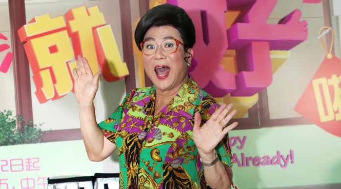 Jack Neo back in drag