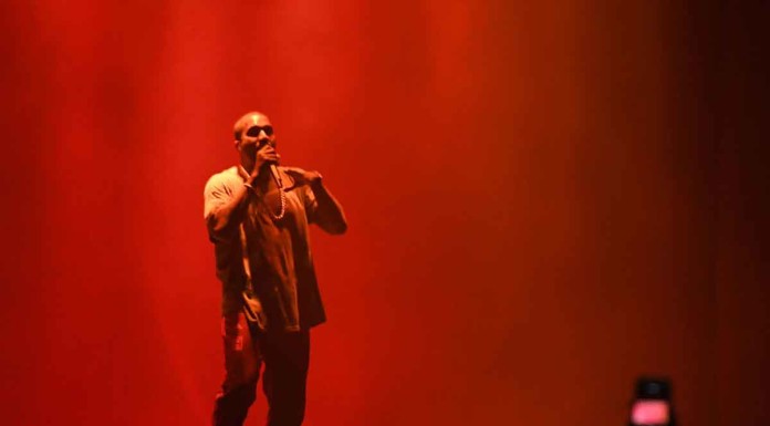 Kanye West booed as declares support for Donald Trump