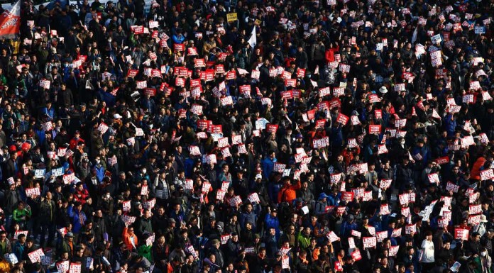 Hundred of thousands gather in South Korea for fifth week of protests against President Park