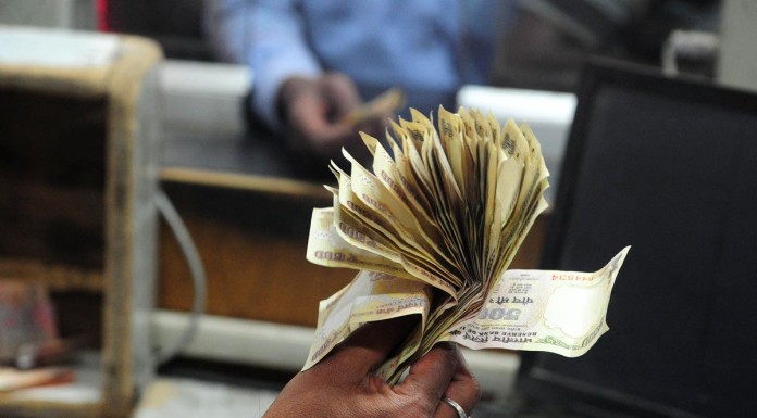 India abolishes Rs.500, Rs.1000 notes, issues new notes