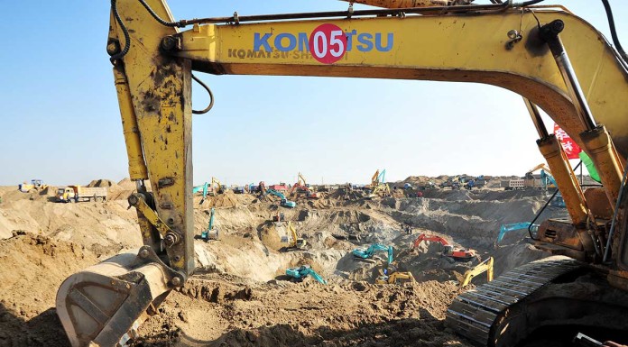 Rescuers seek boy trapped in China well