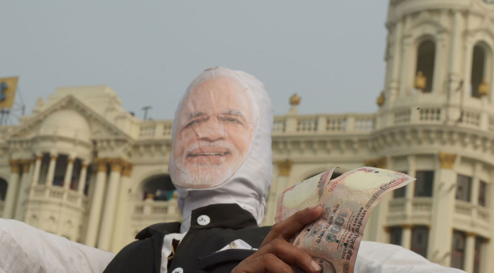 Tens of thousands protest against India cash ban