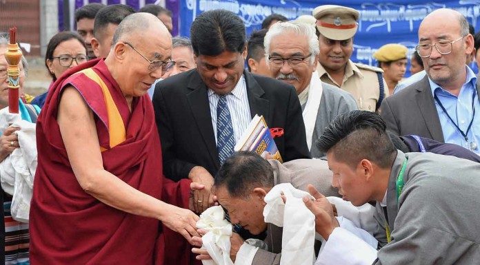China protests Dalai Lama meeting with Indian president