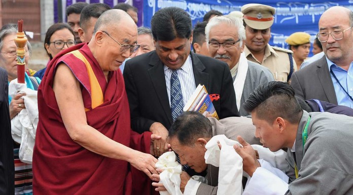China upset as Dalai Lama meets Indian president