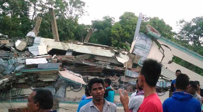 84,000 people displaced by Indonesia earthquake: official