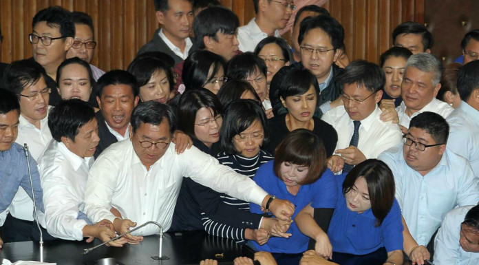 More chaos in Taiwan parliament over holiday cuts