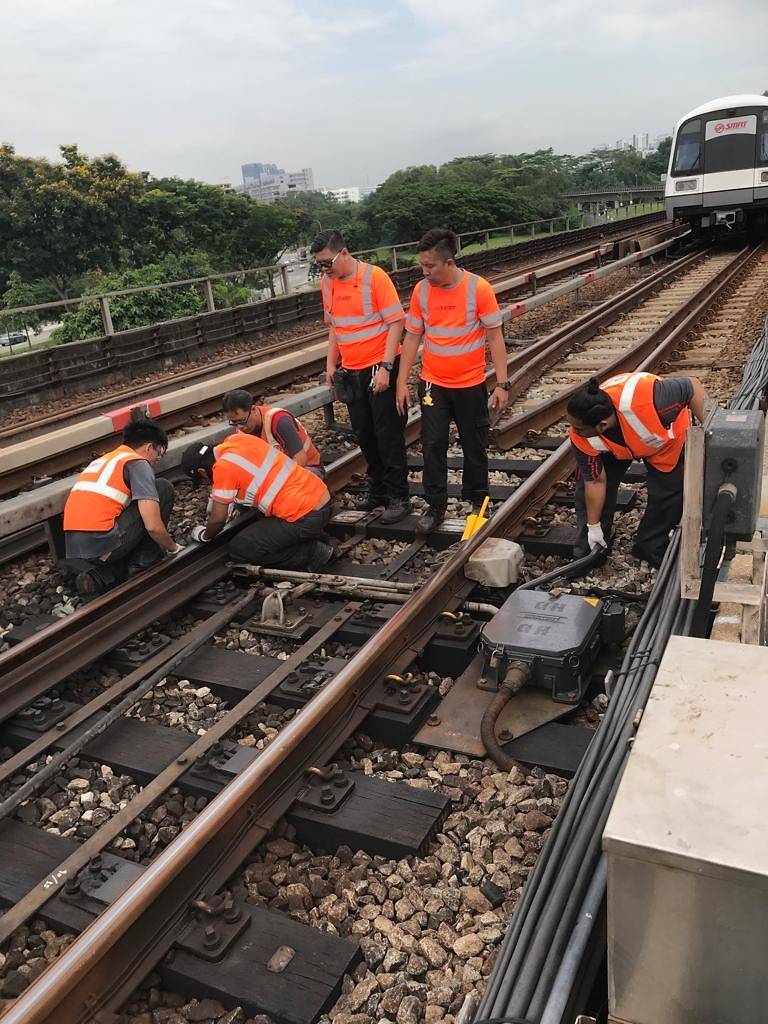 SMRT East-West Line track