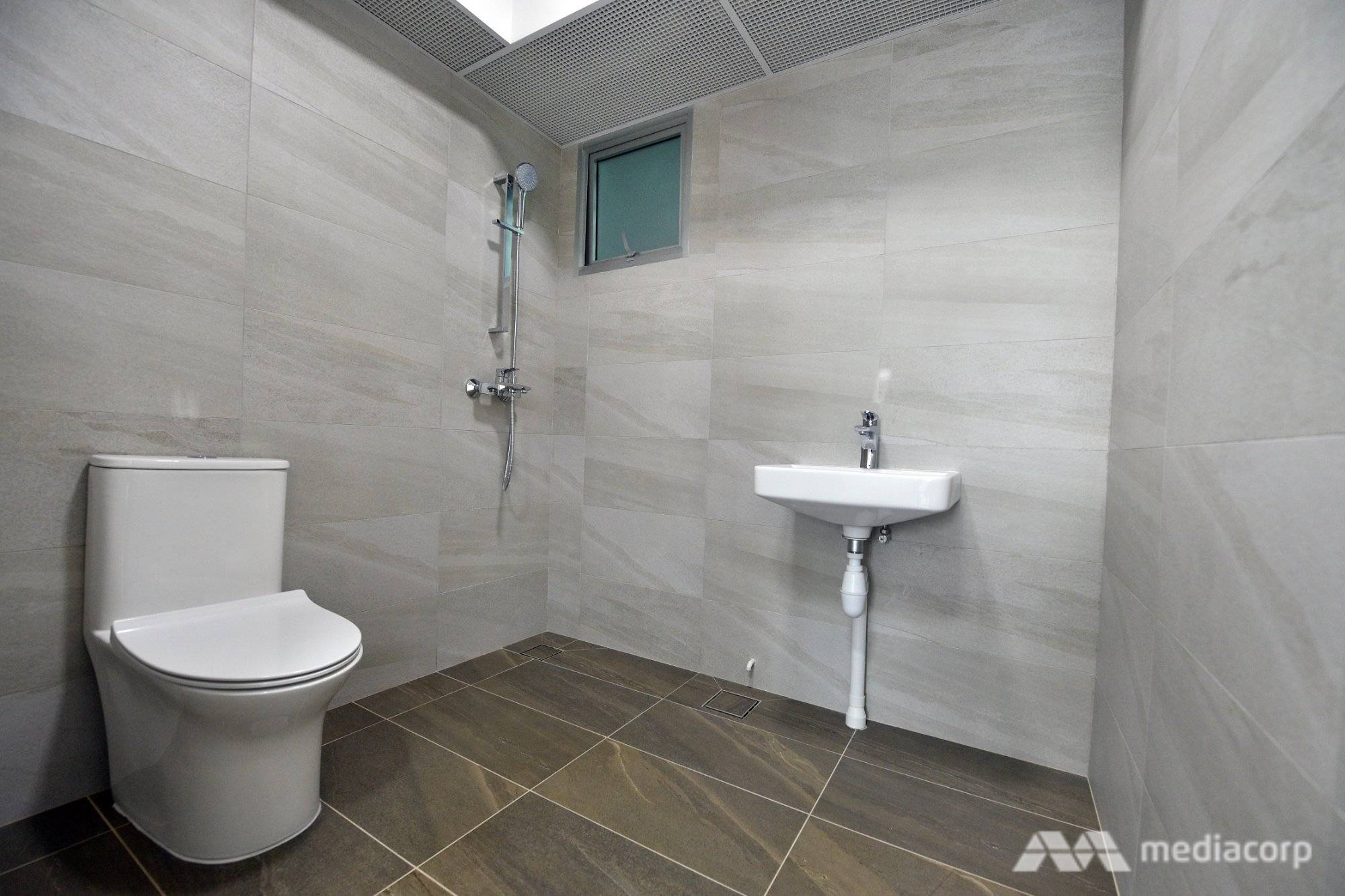 HDB Fittings - Top-hung window in the bathroom 01