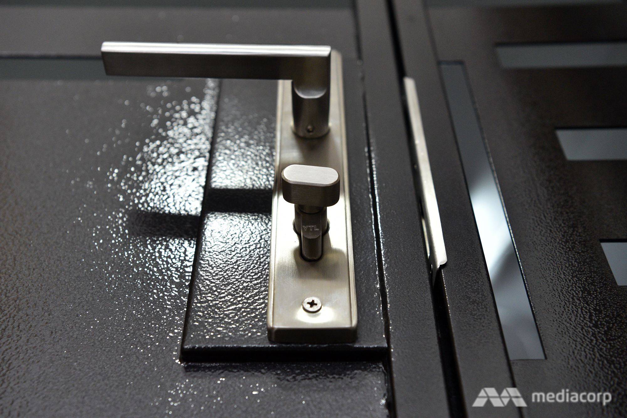 HDB Fittings - thumb-turn knob