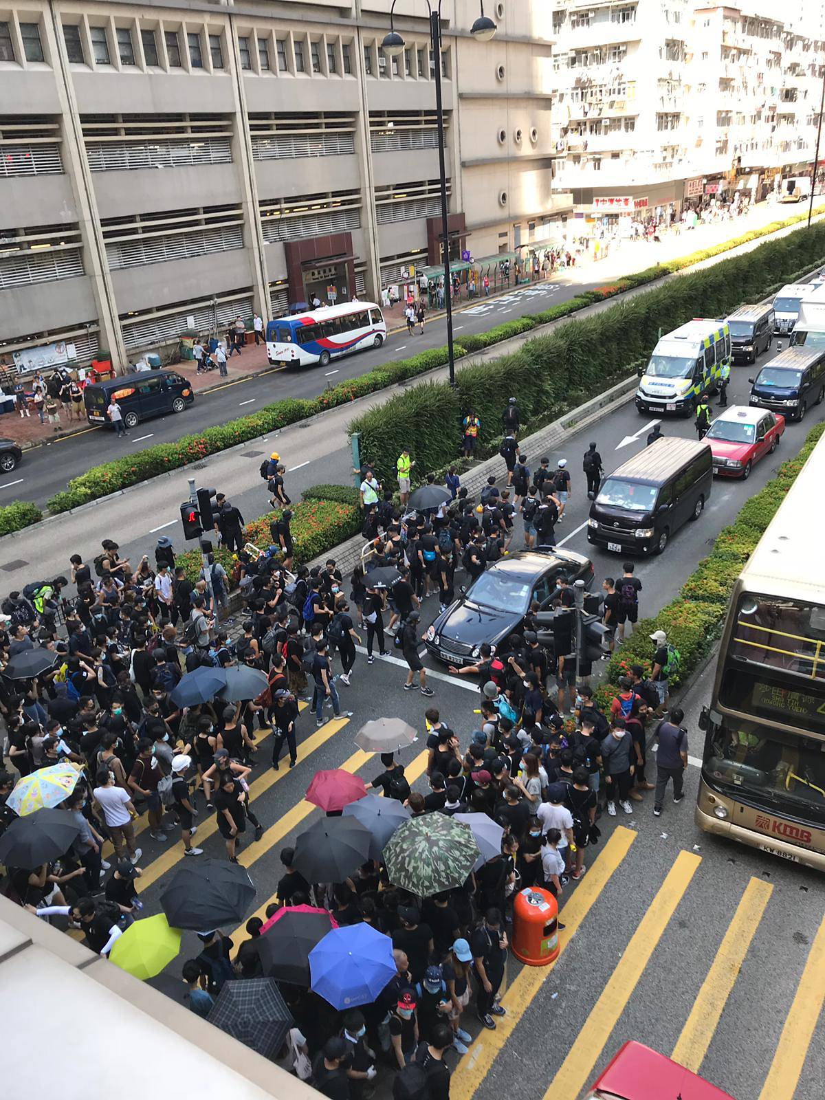 protesters tsuen wan, city walk mall