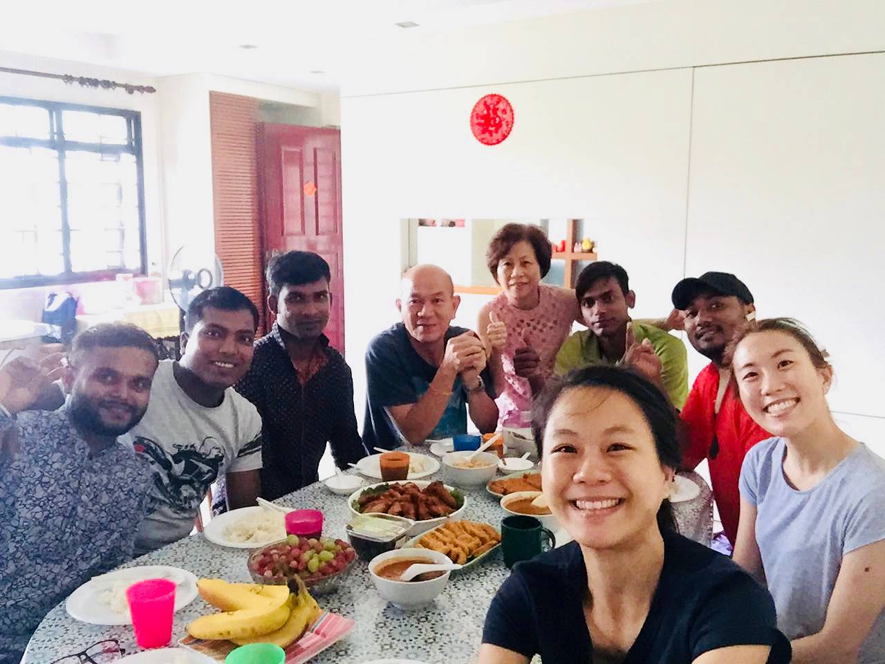 Marlene Chua (extreme right) and her sister with their guests on Jun 17, 2018
