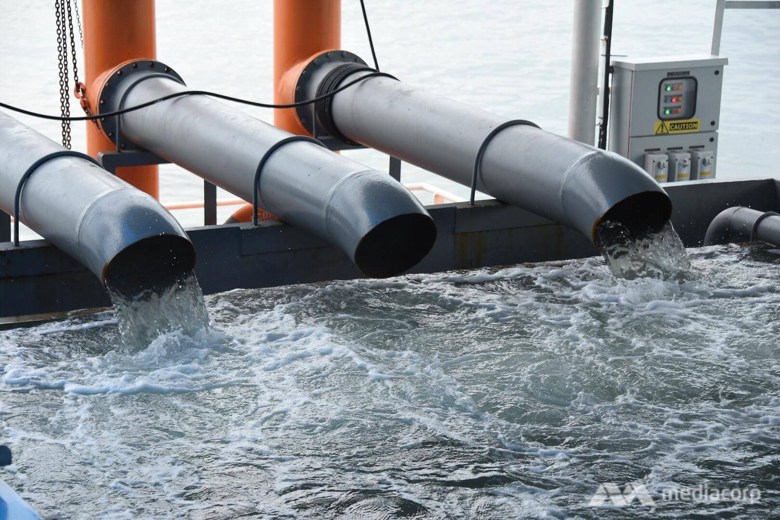 Ace Eco-Ark - 3 inlet pumps that sucks in sea water