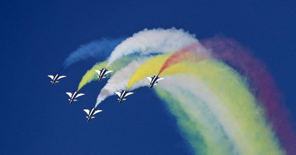 070220_airshow_afp.jpg