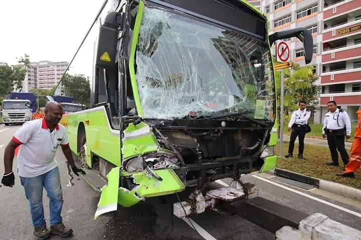 11 injured in chain collision involving 3 buses in Tampines (2)