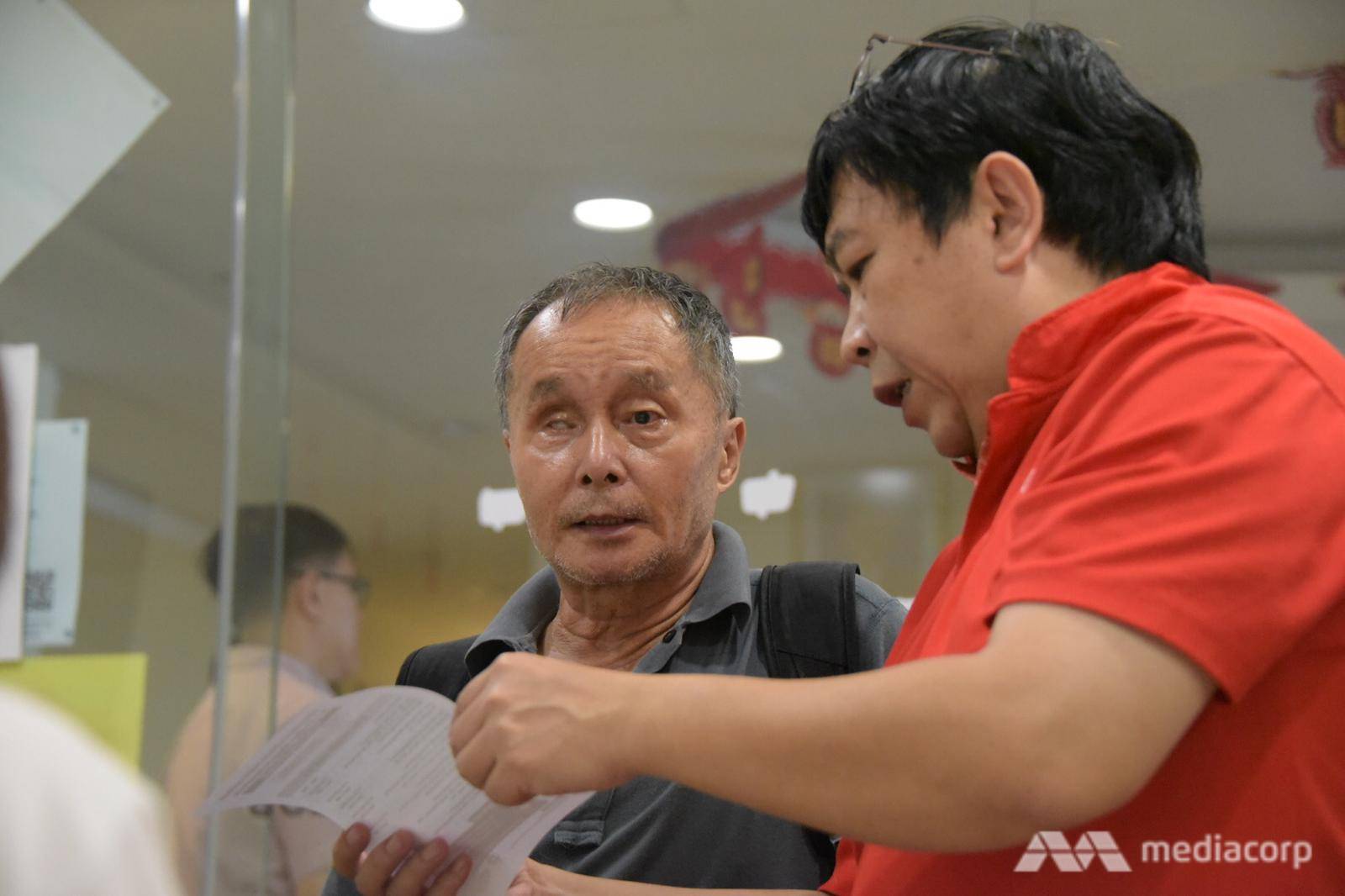 Residents unable to collect masks at Hougang Community Club, Hougang Avenue 3 (2)