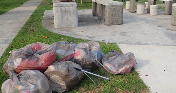 200611_trash_flickr.jpg